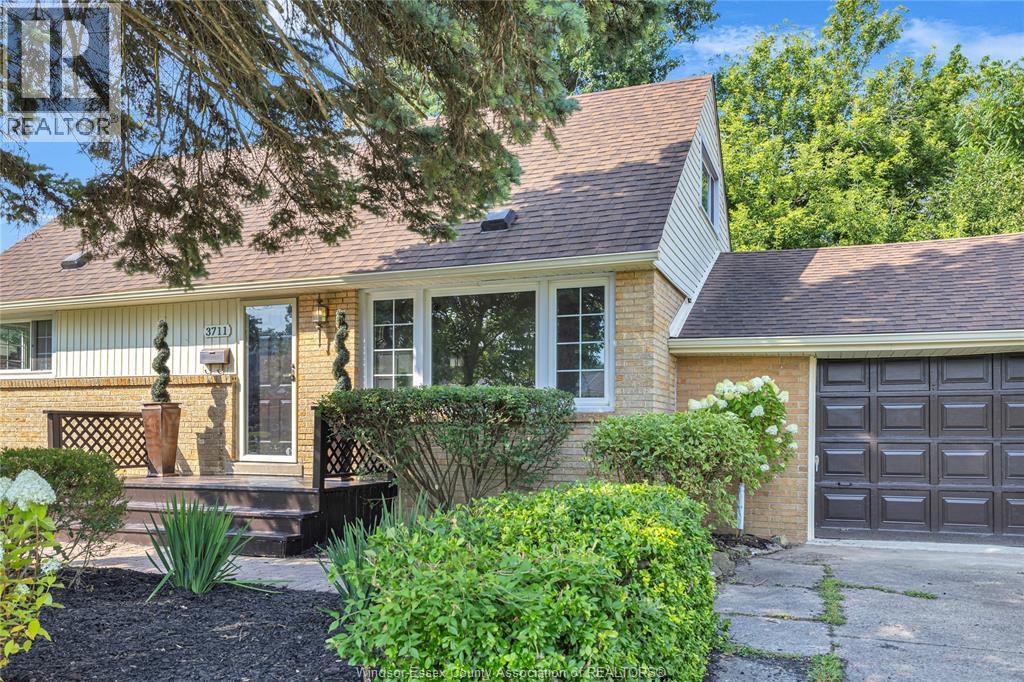 3711 Dandurand Boulevard, Windsor, ON - Outdoor