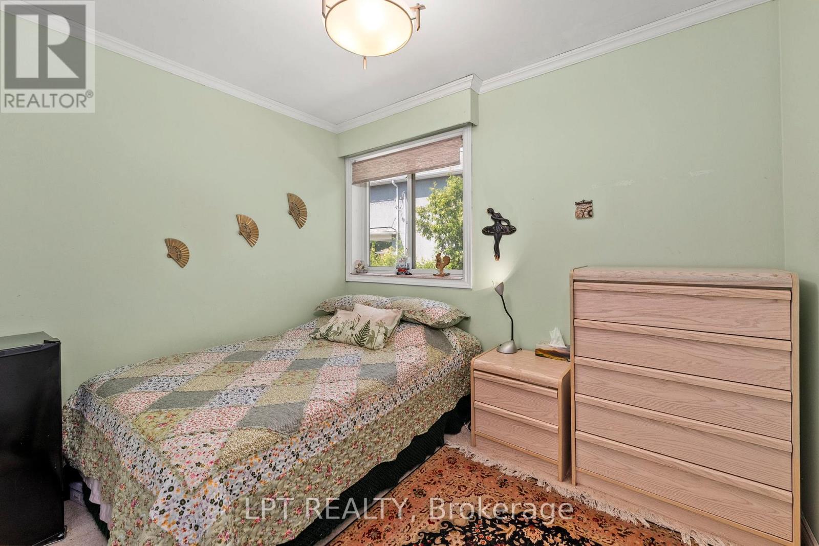 3rd Bedroom - 31 Patrick Drive, Aurora, ON - Indoor Photo Showing Bedroom