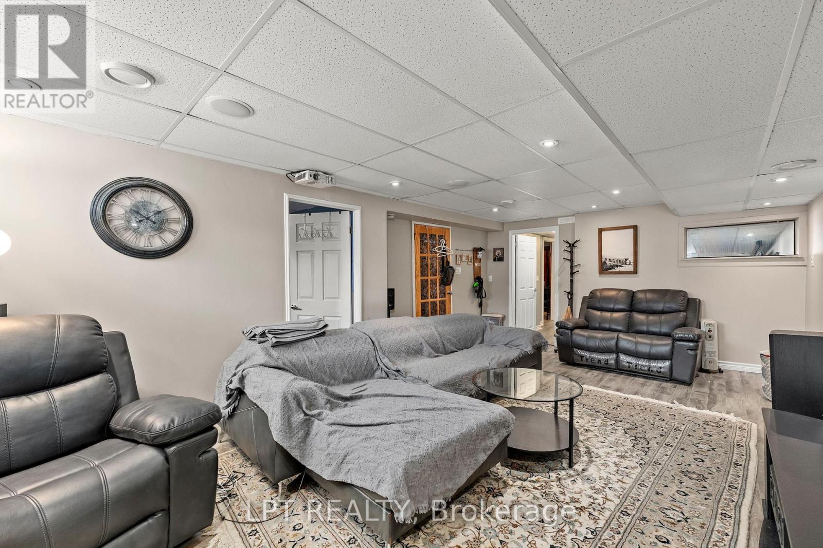 31 Patrick Drive, Aurora, ON - Indoor