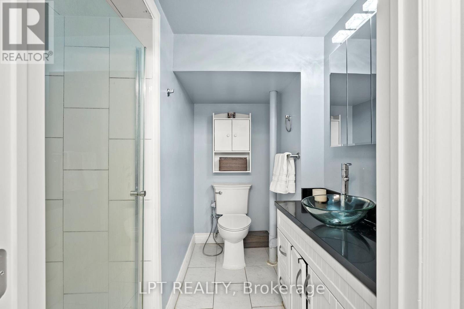 Bathroom On Lower Level - 31 Patrick Drive, Aurora, ON - Indoor Photo Showing Bathroom