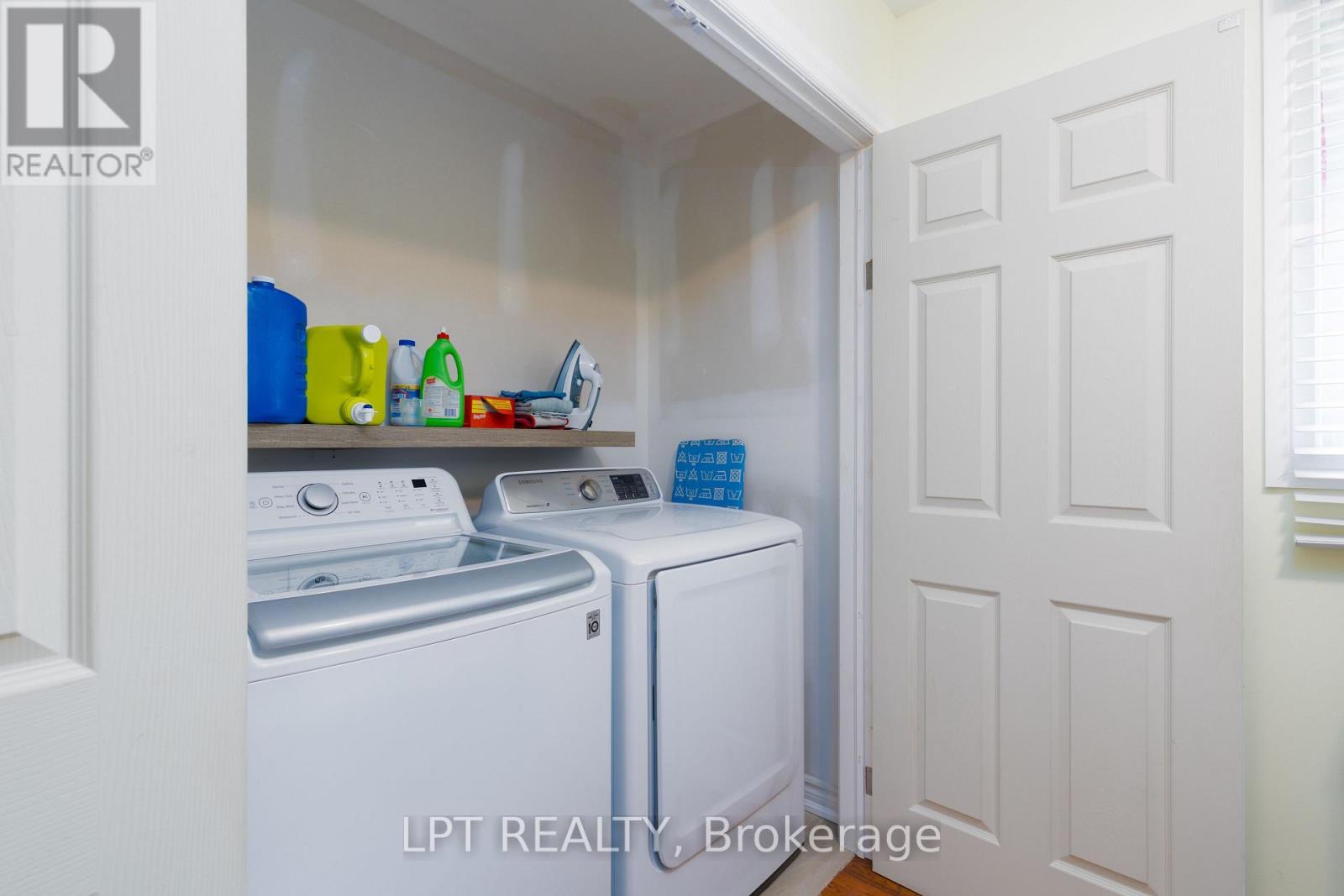 34 Staglir Drive, Tiny, ON - Photo Showing Laundry Room
