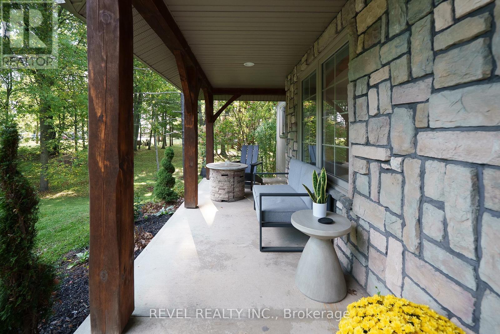 9 Michael'S Lane, Tillsonburg, ON - Outdoor With Deck Patio Veranda