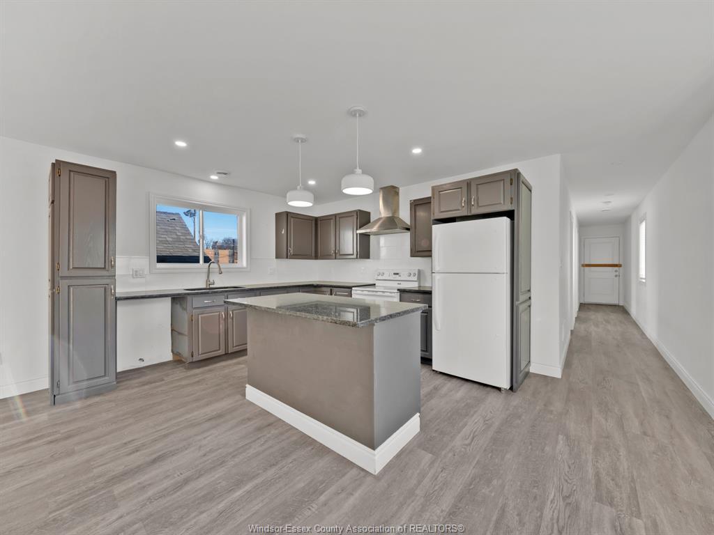 658 Caron, Windsor, ON