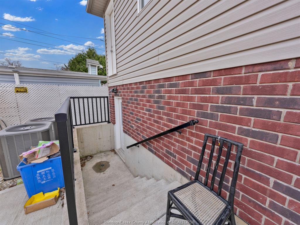 658 Caron, Windsor, ON