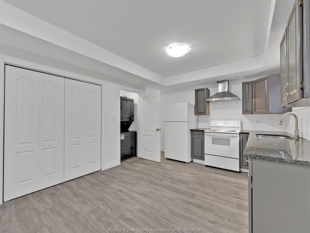 658 Caron, Windsor, ON