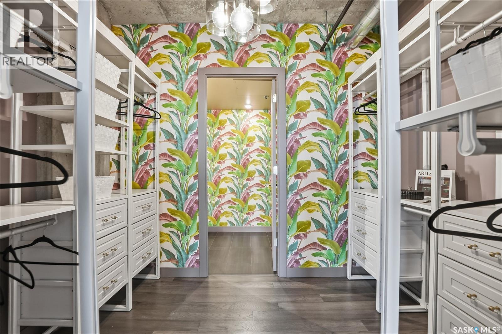 1505 490 2Nd Avenue S, Saskatoon, SK - Indoor