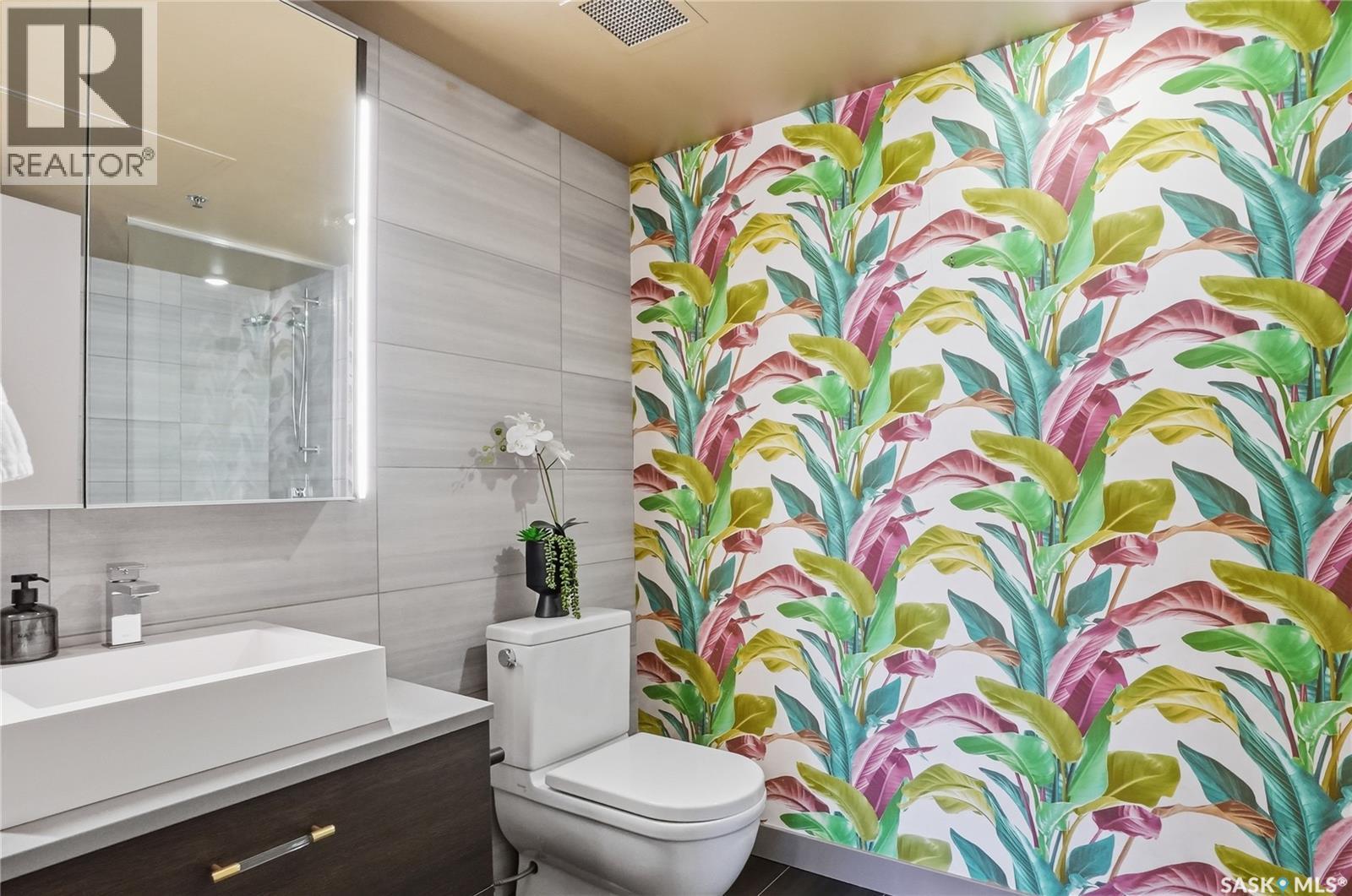 1505 490 2Nd Avenue S, Saskatoon, SK - Indoor Photo Showing Bathroom