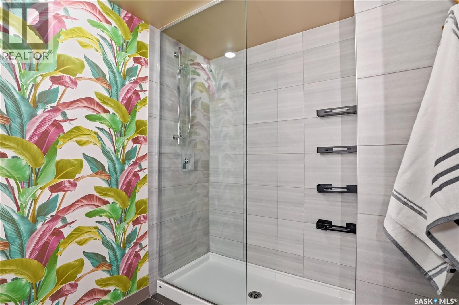 1505 490 2Nd Avenue S, Saskatoon, SK - Indoor Photo Showing Bathroom