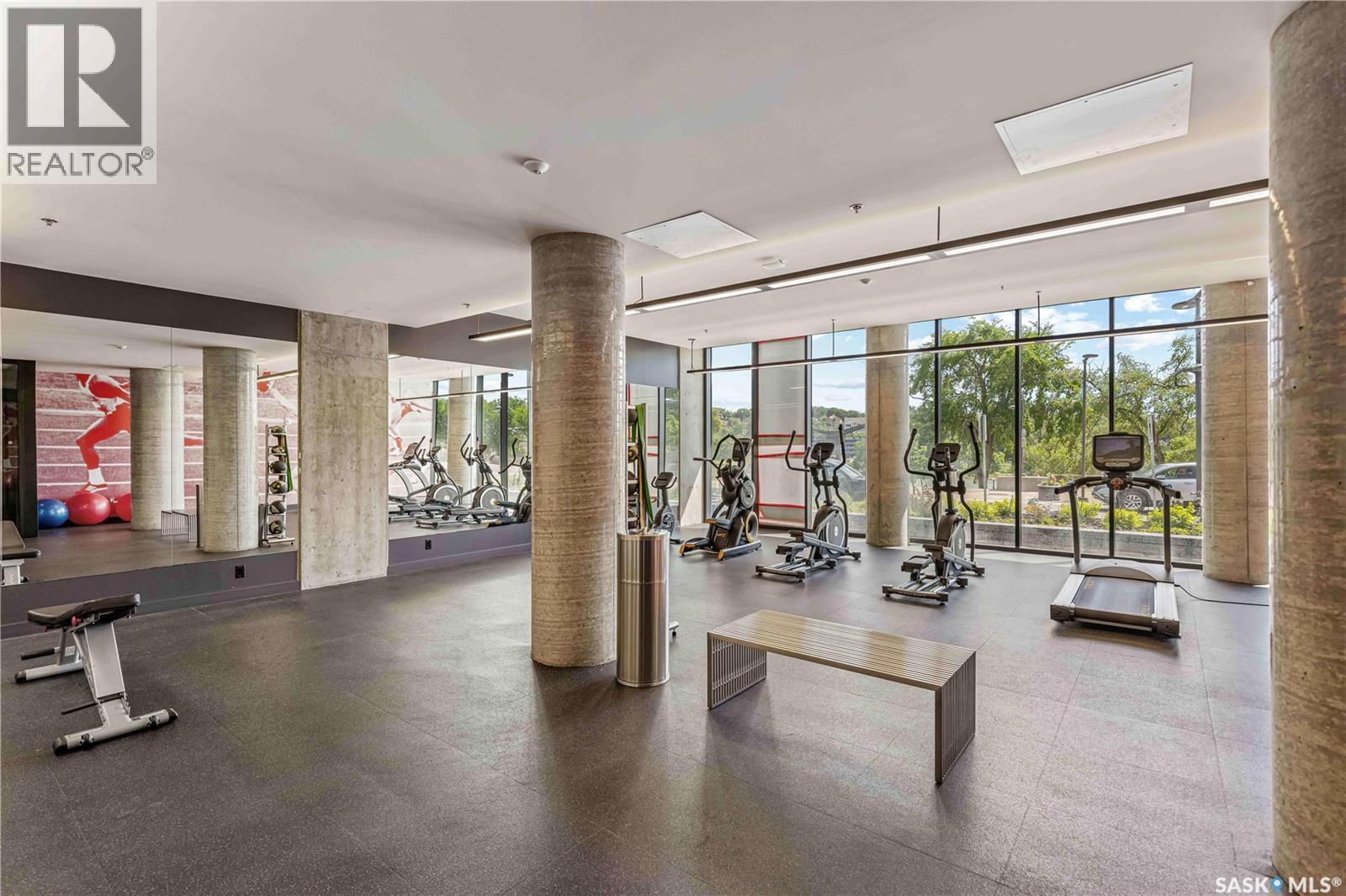 1505 490 2Nd Avenue S, Saskatoon, SK - Indoor Photo Showing Gym Room