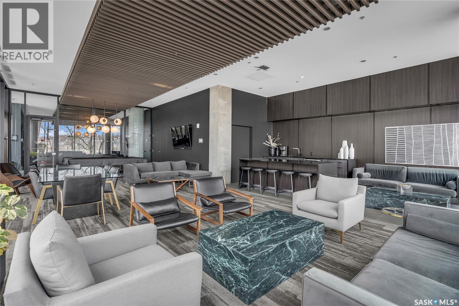 1505 490 2Nd Avenue S, Saskatoon, SK - Indoor Photo Showing Living Room