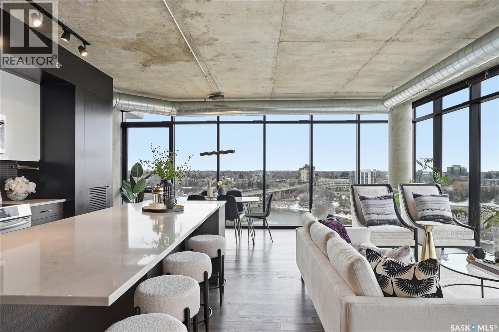 1505 490 2Nd Avenue S, Saskatoon, SK - Indoor