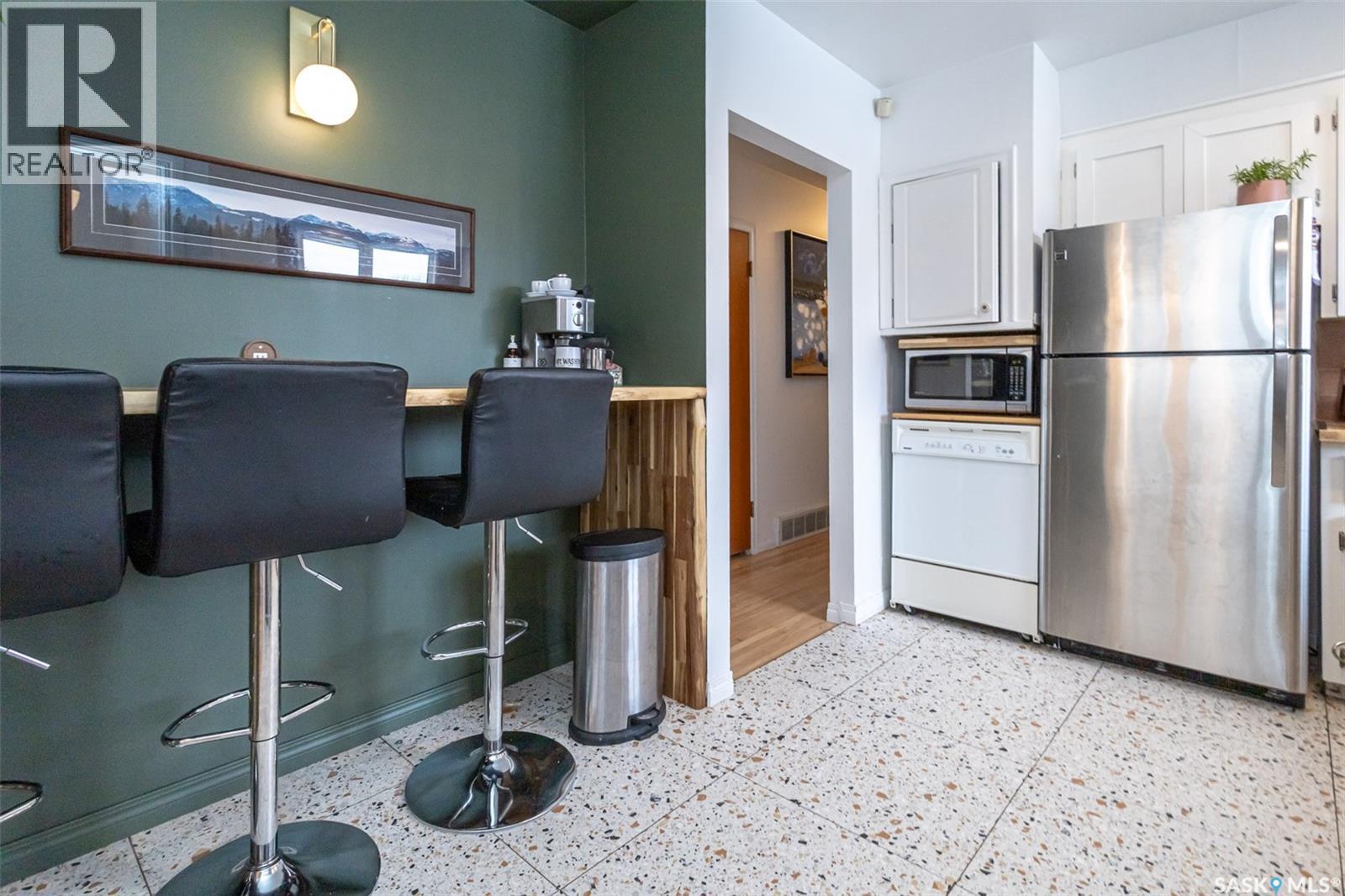 38 Morris Drive, Saskatoon, SK - Indoor Photo Showing Kitchen