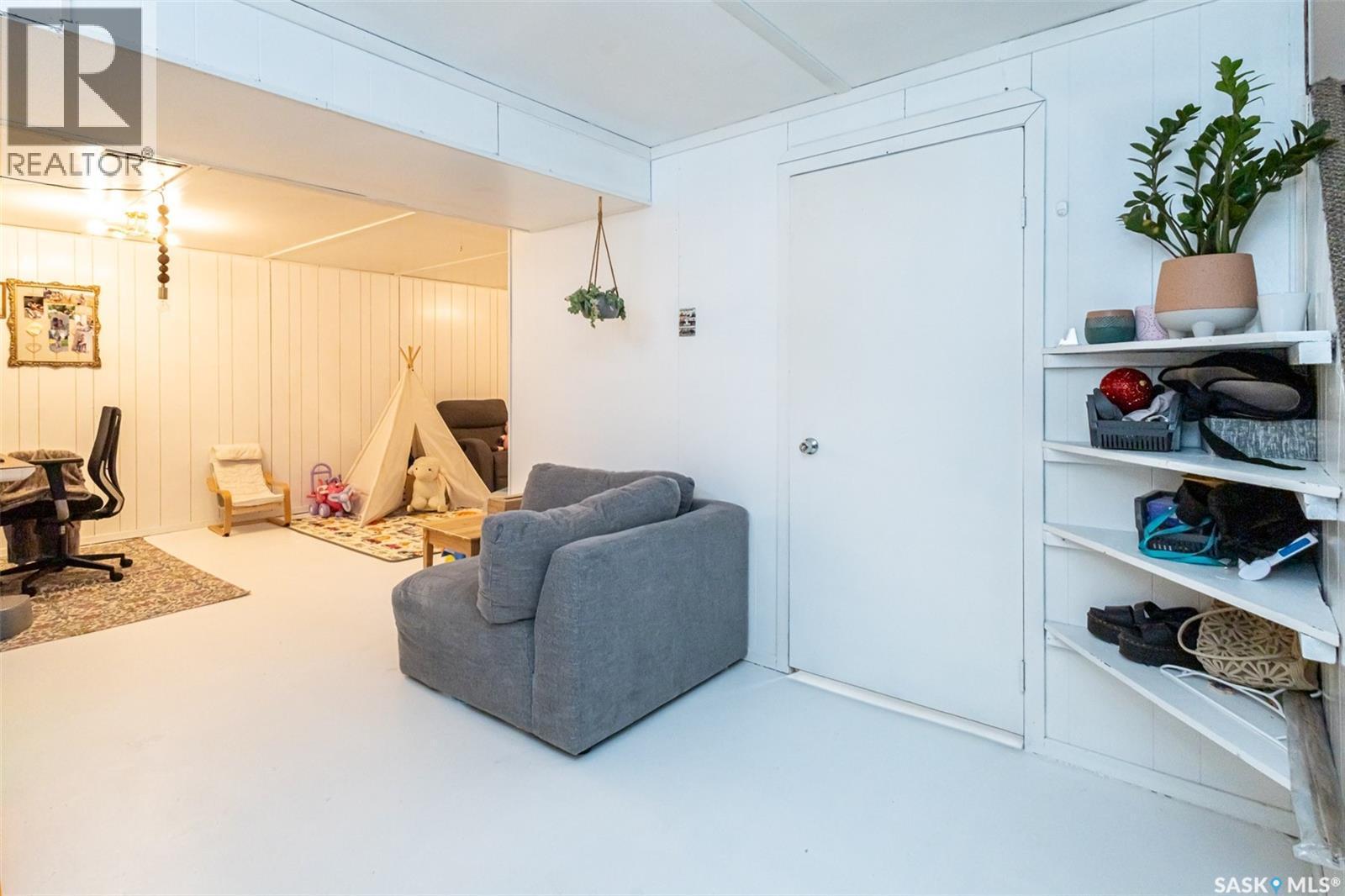 38 Morris Drive, Saskatoon, SK - Indoor