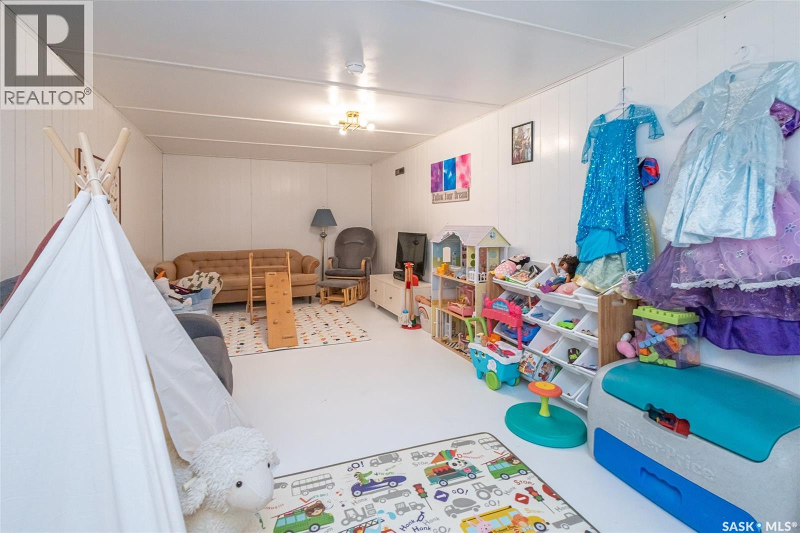 38 Morris Drive, Saskatoon, SK - Indoor