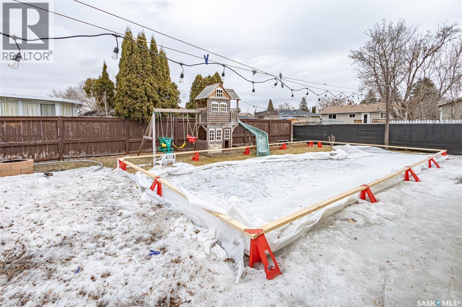 38 Morris Drive, Saskatoon, SK - Outdoor