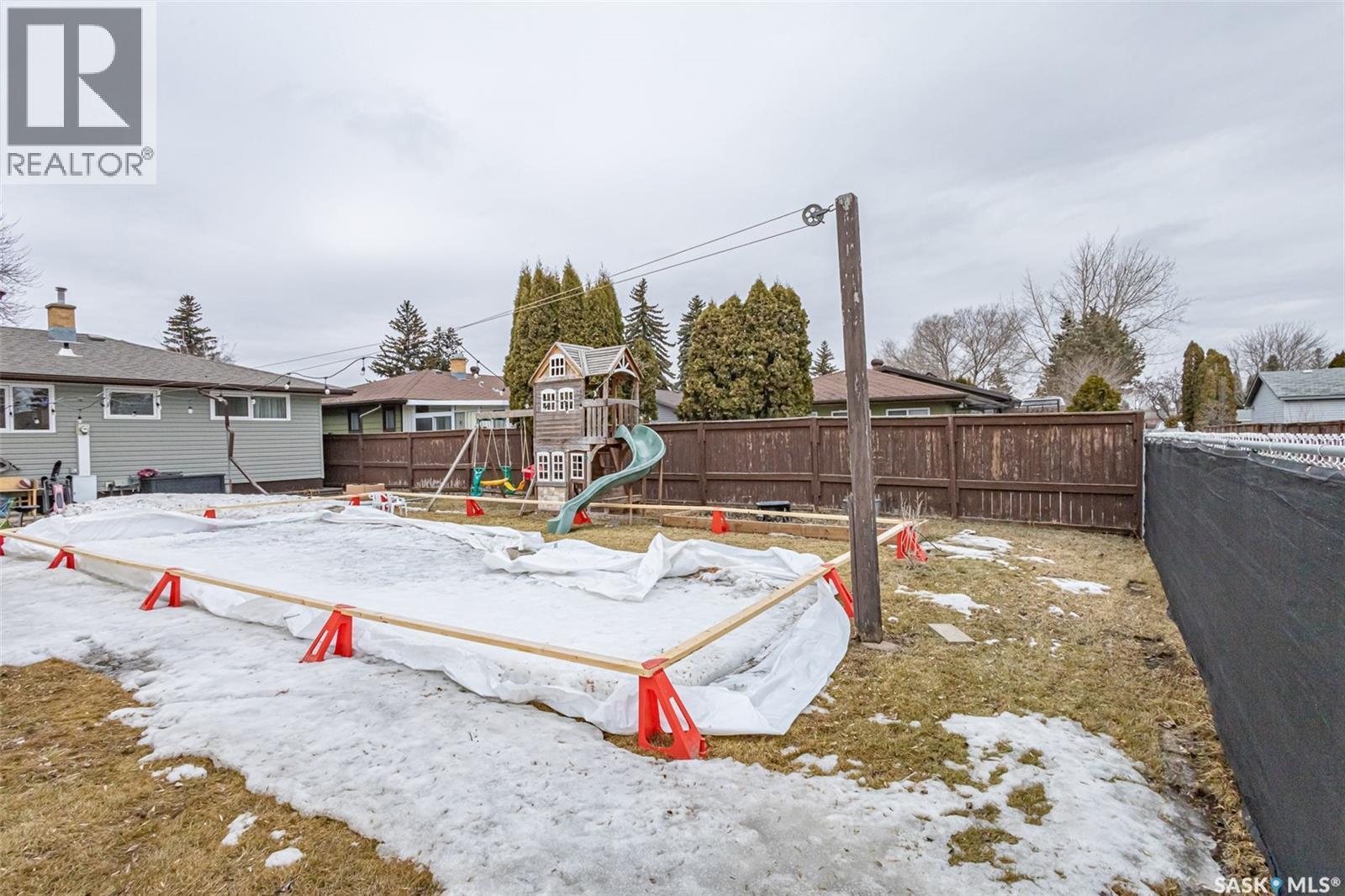 38 Morris Drive, Saskatoon, SK - Outdoor