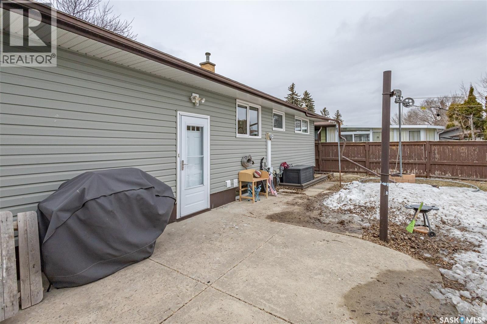 38 Morris Drive, Saskatoon, SK - Outdoor With Exterior