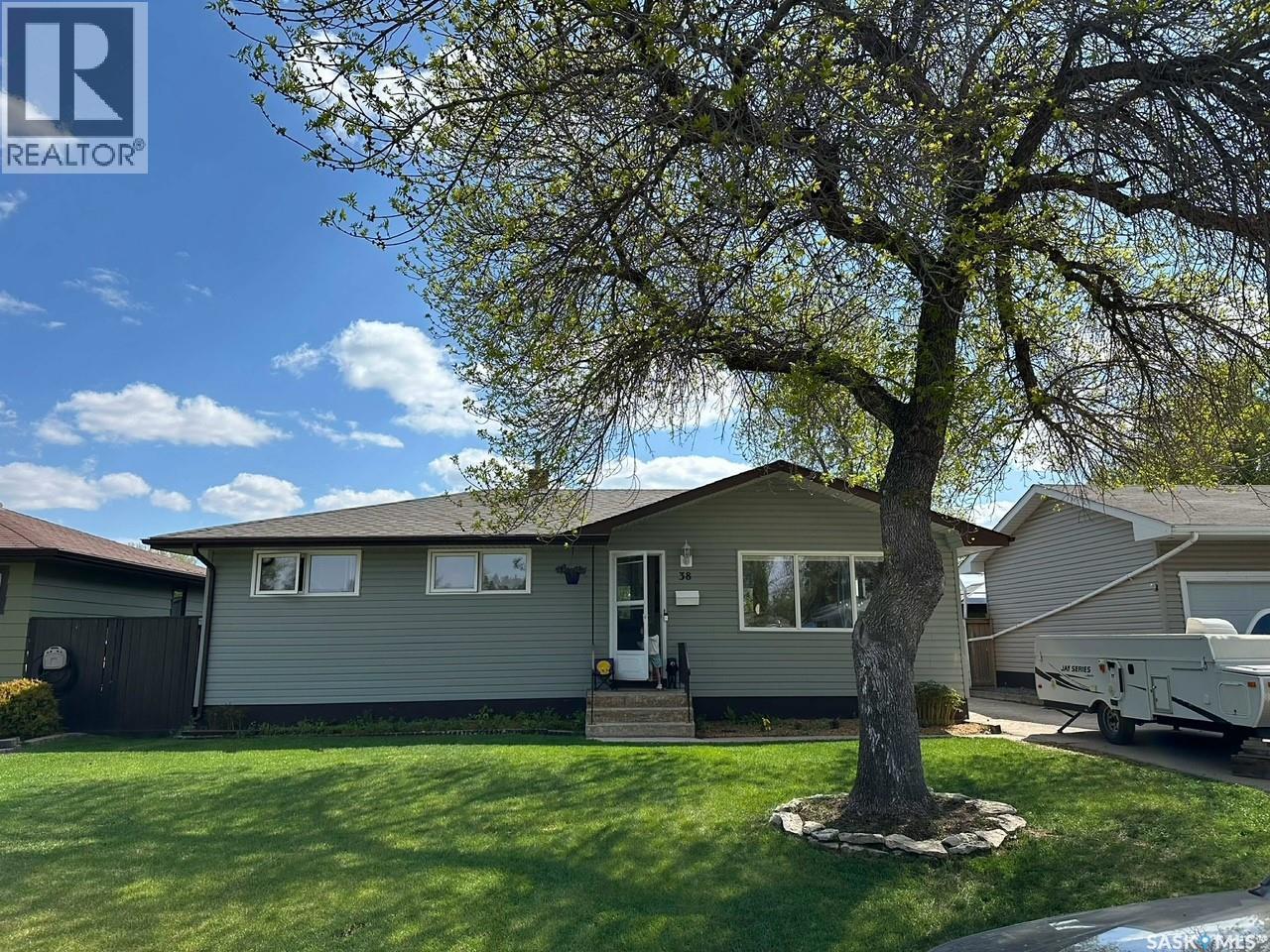 38 Morris Drive, Saskatoon, SK - Outdoor
