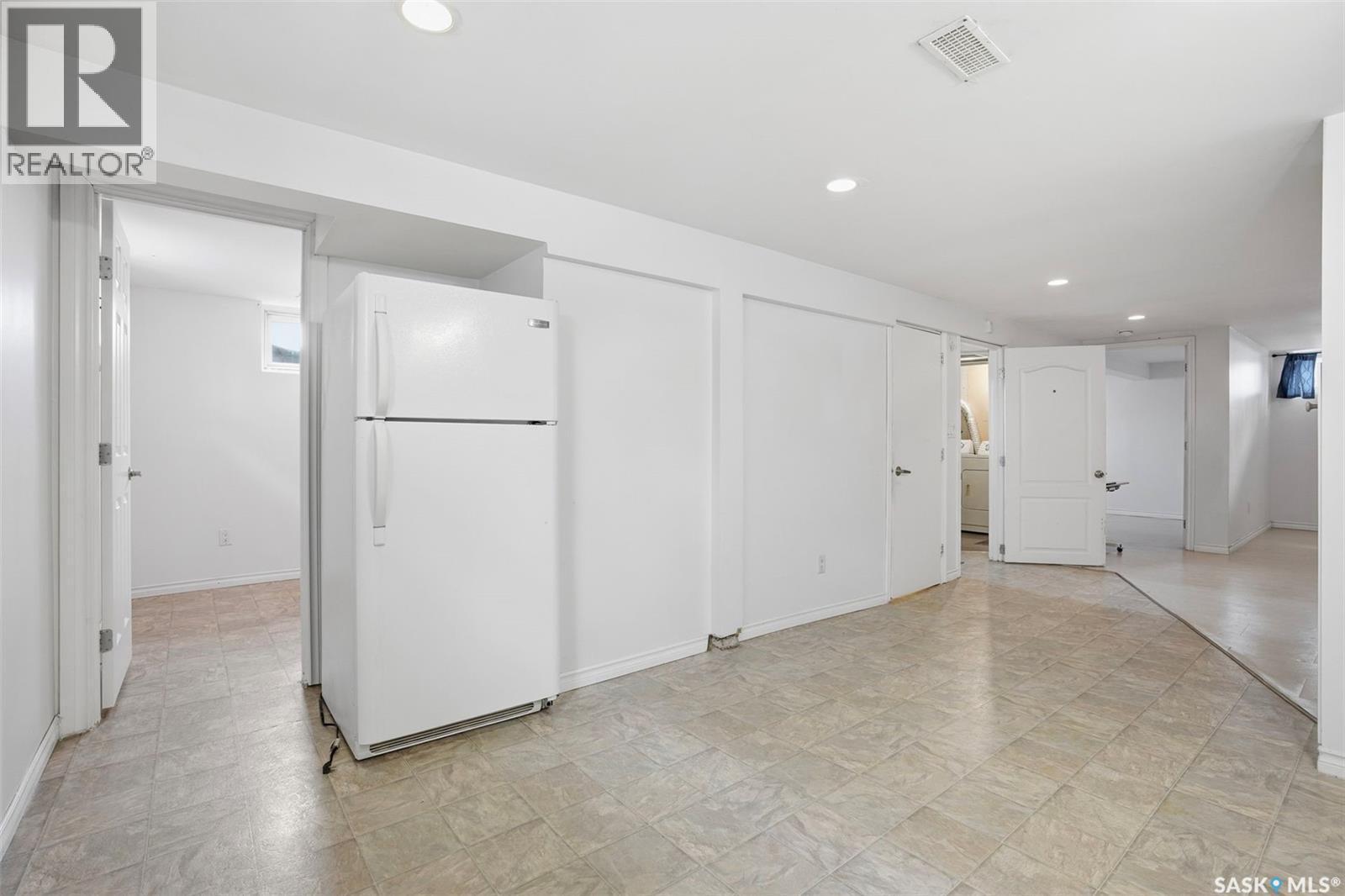 1117 Taylor Street E, Saskatoon, SK - Indoor Photo Showing Other Room