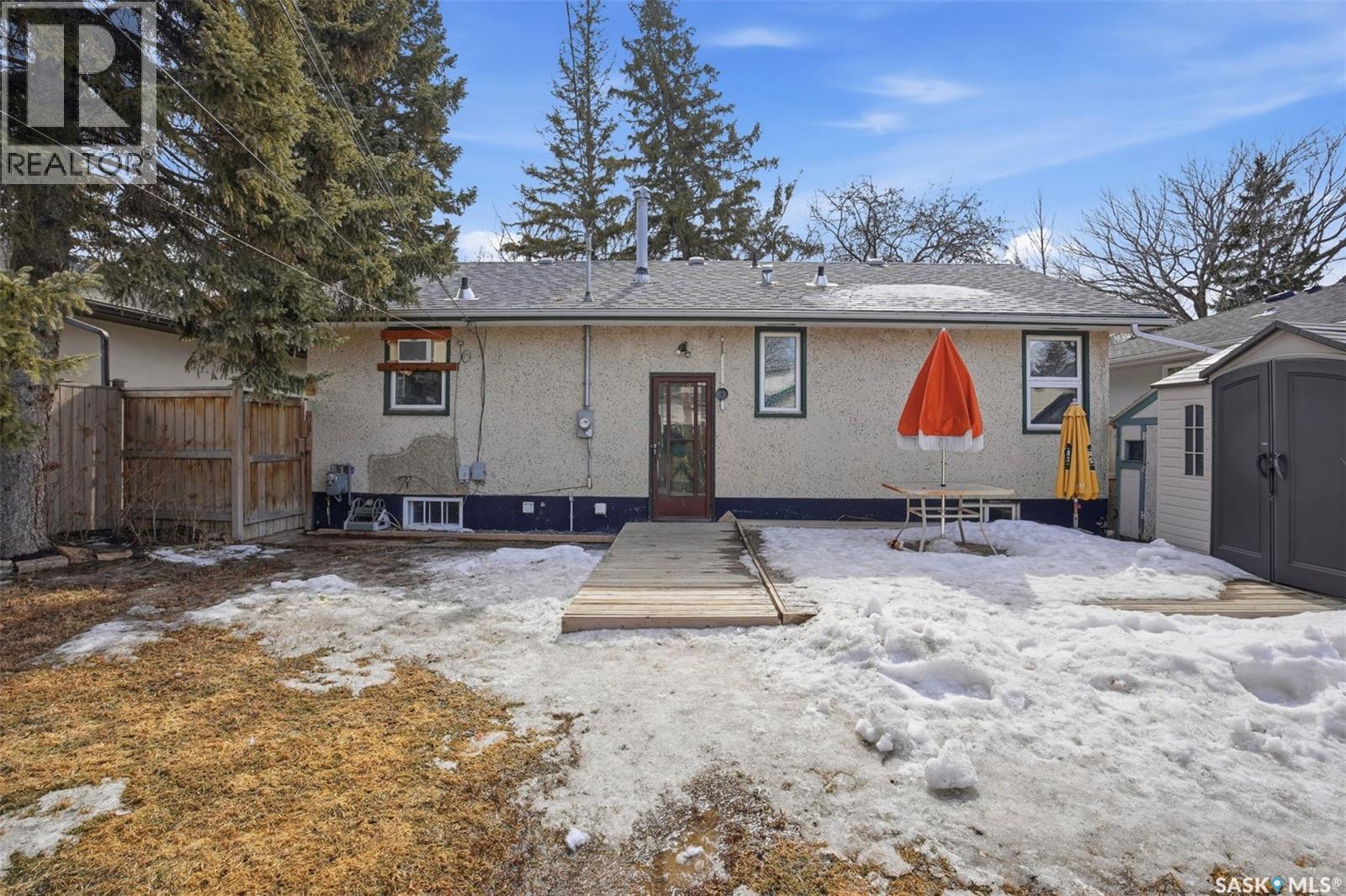 1117 Taylor Street E, Saskatoon, SK - Outdoor