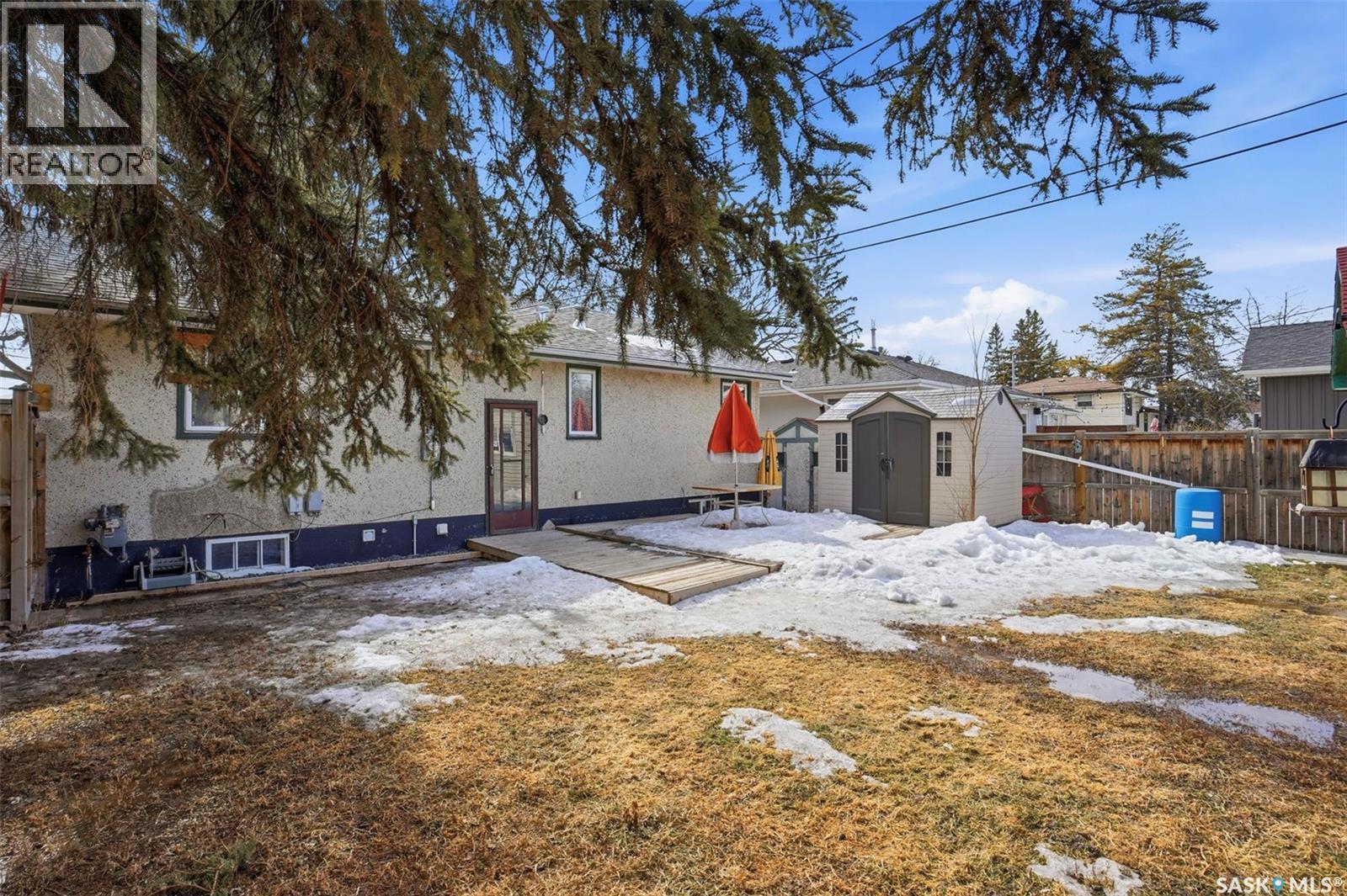 1117 Taylor Street E, Saskatoon, SK - Outdoor