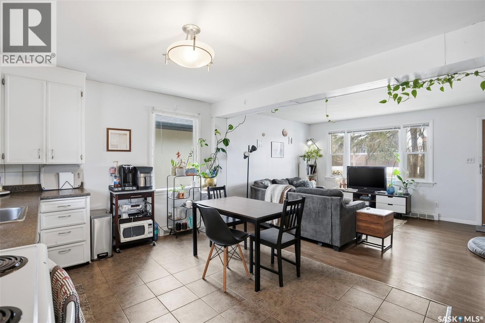 1117 Taylor Street E, Saskatoon, SK - Indoor