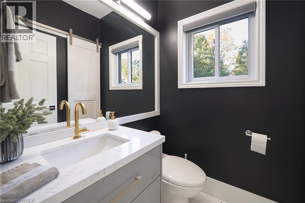 9 Michael'S Lane, Tillsonburg, ON - Indoor Photo Showing Bathroom