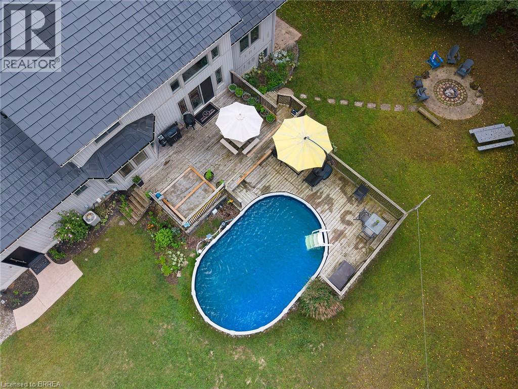 9 Michael'S Lane, Tillsonburg, ON - Outdoor With Above Ground Pool
