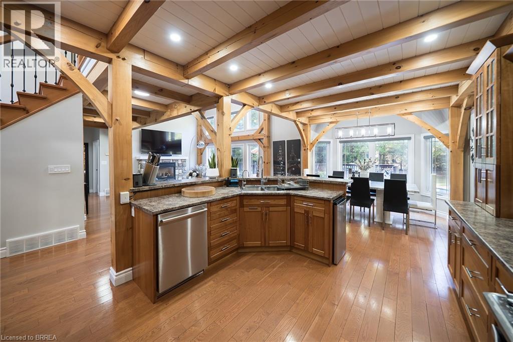 9 Michael'S Lane, Tillsonburg, ON - Indoor Photo Showing Kitchen With Double Sink