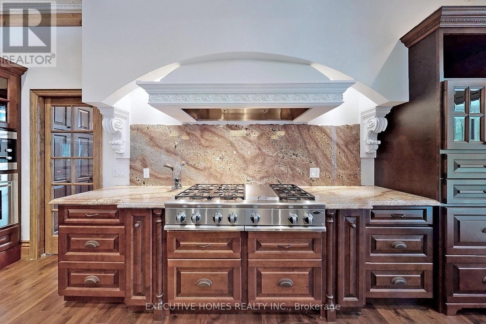 7651 Milburough Line, Milton, ON - Indoor Photo Showing Kitchen With Upgraded Kitchen