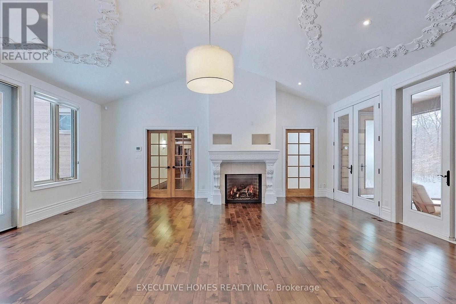 7651 Milburough Line, Milton, ON - Indoor With Fireplace