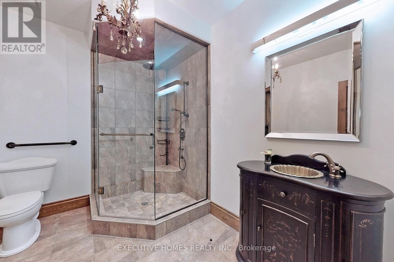 7651 Milburough Line, Milton, ON - Indoor Photo Showing Bathroom