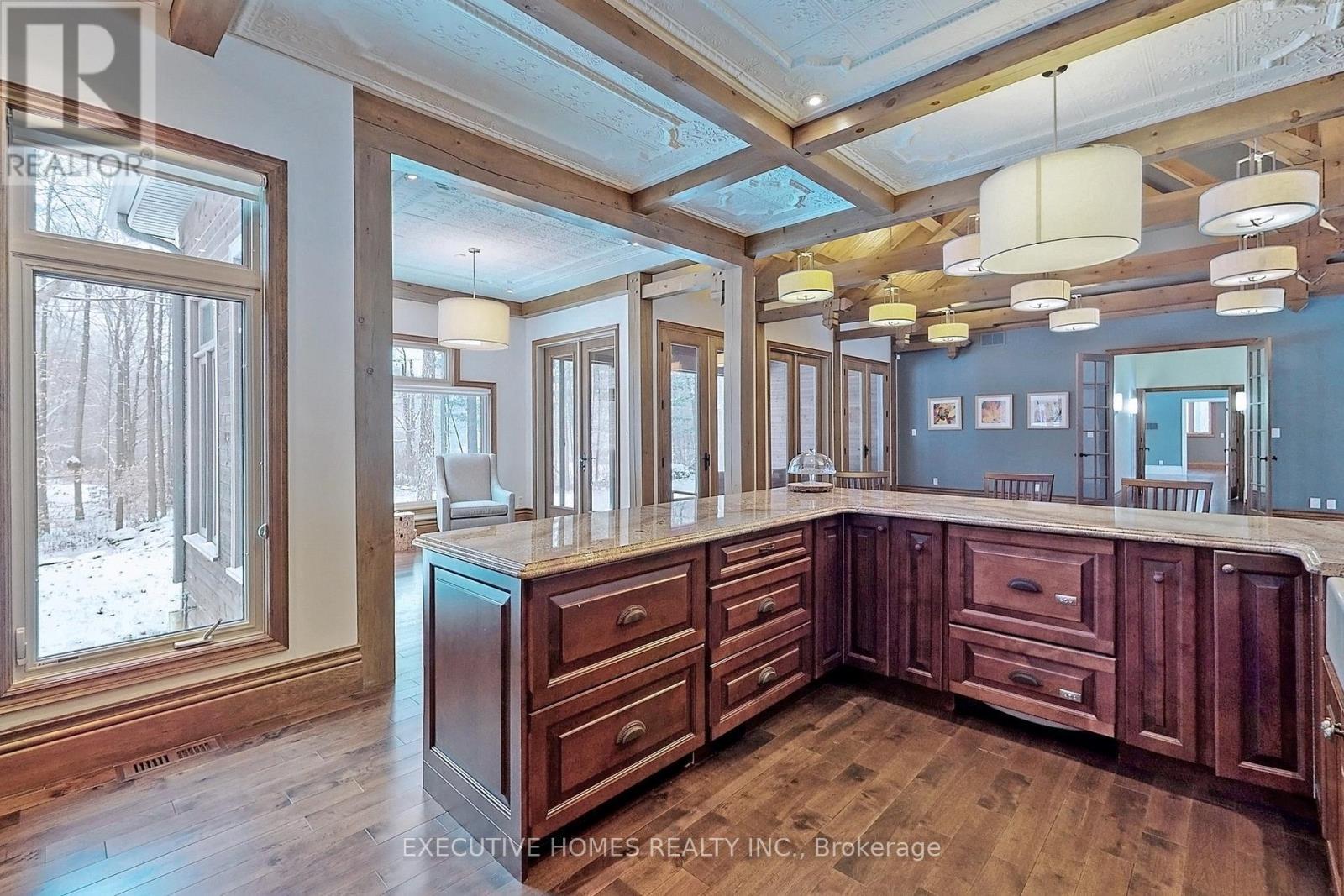 7651 Milburough Line, Milton, ON - Indoor