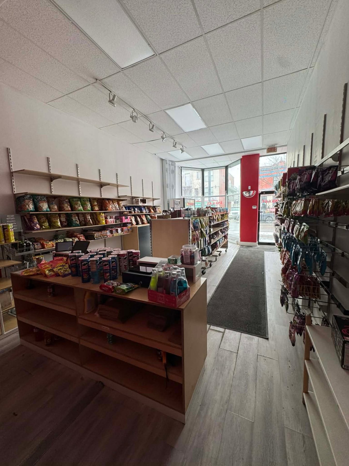 Commerce - 5026 Av. Du Parc, Montréal (Le Plateau-Mont-Royal), QC - Indoor Photo Showing Other Room