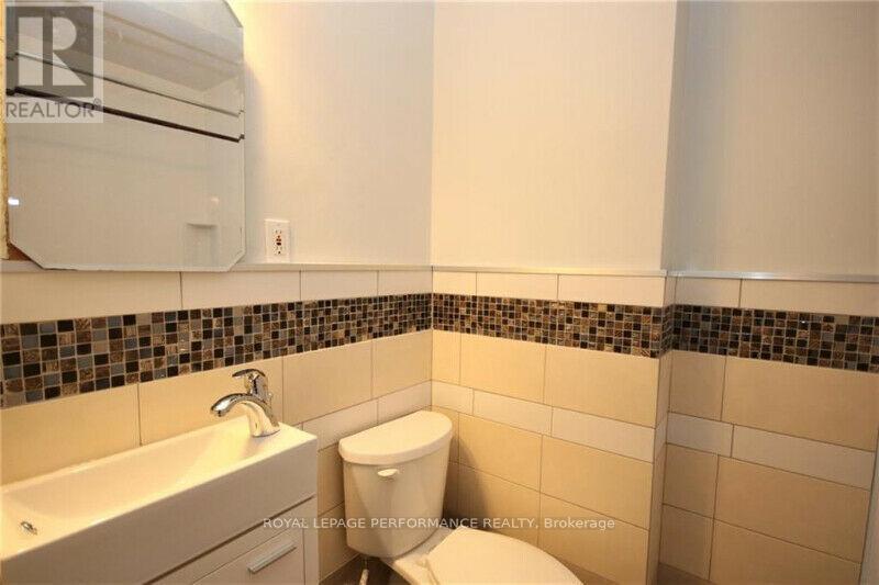 1779 Kerr Avenue, Ottawa, ON - Indoor Photo Showing Bathroom