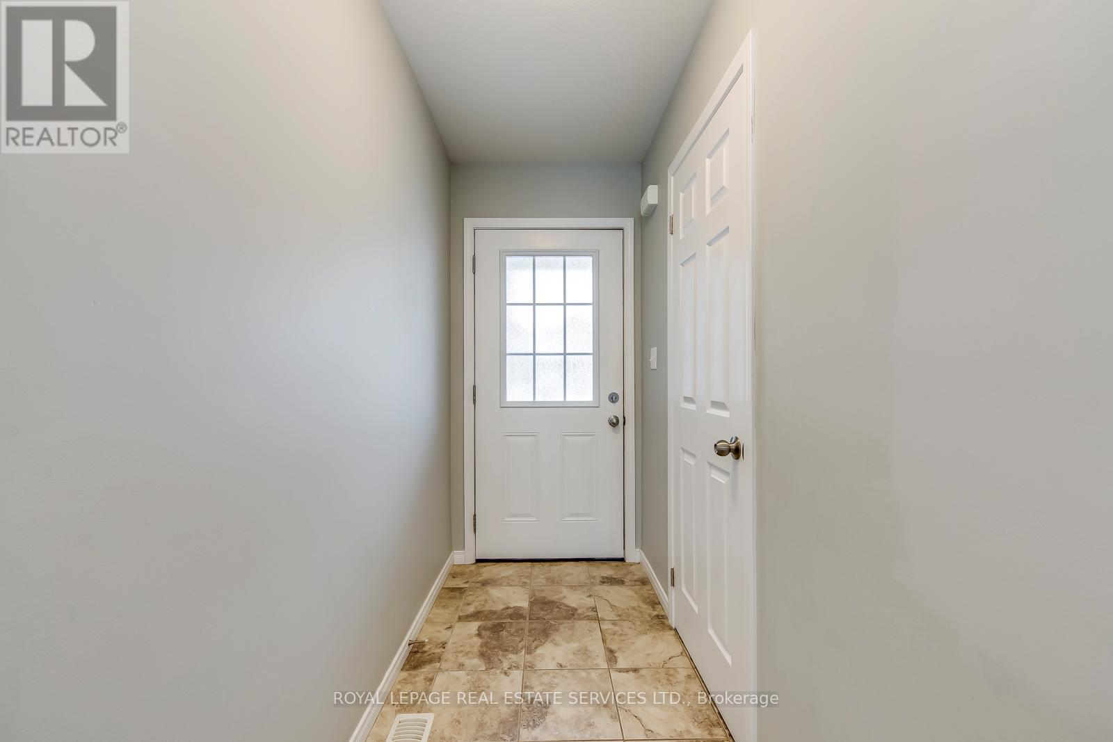 60 Netherwood Road, Kitchener, ON - Indoor Photo Showing Other Room