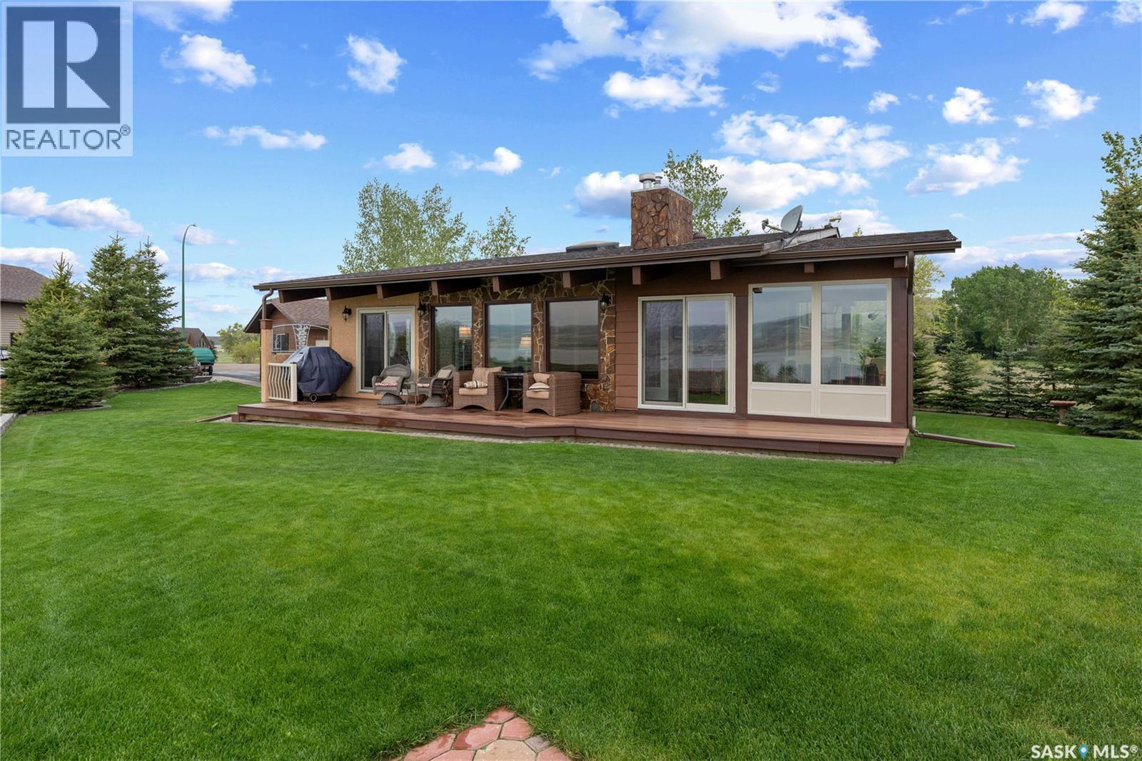 70 Cactus Drive, Saskatchewan Landing, SK - Outdoor With Deck Patio Veranda