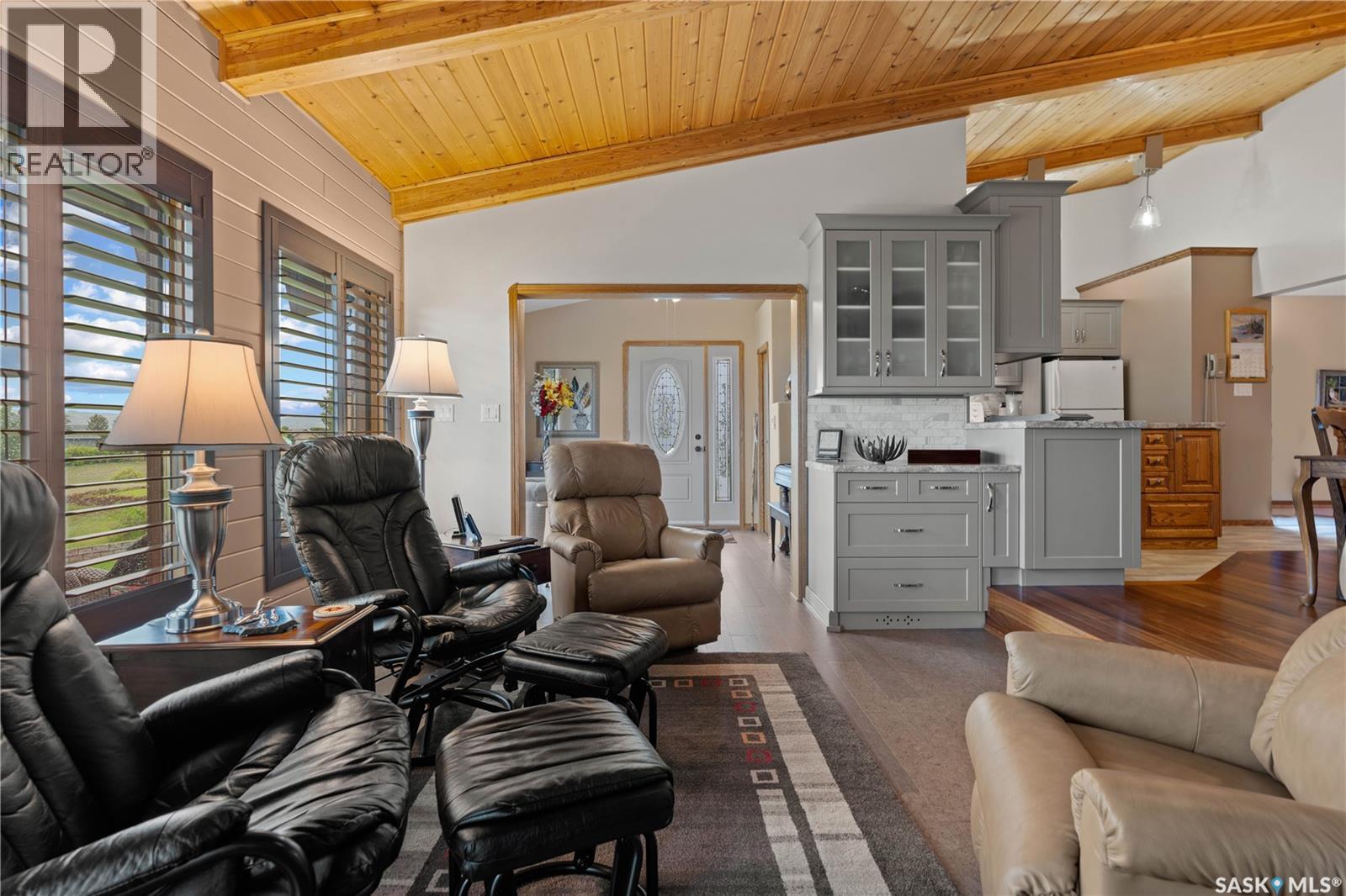 70 Cactus Drive, Saskatchewan Landing, SK - Indoor Photo Showing Living Room