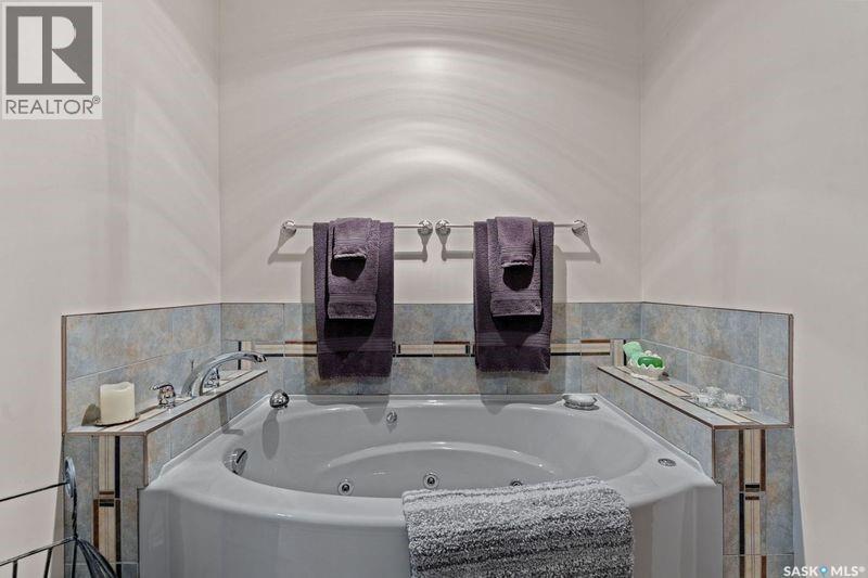 70 Cactus Drive, Saskatchewan Landing, SK - Indoor Photo Showing Bathroom