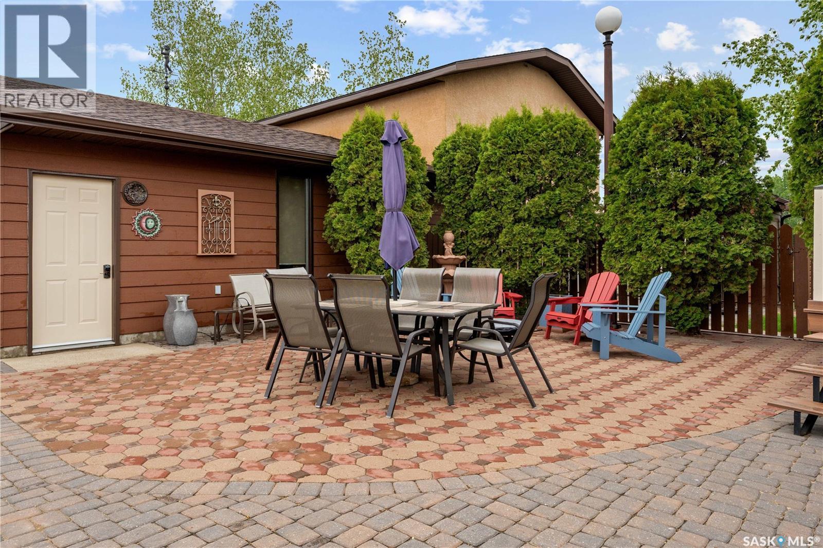 70 Cactus Drive, Saskatchewan Landing, SK - Outdoor With Deck Patio Veranda