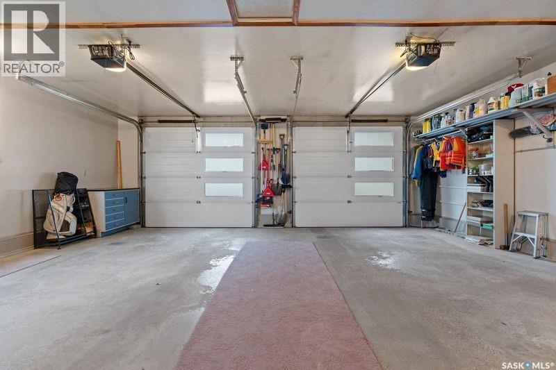 70 Cactus Drive, Saskatchewan Landing, SK - Indoor Photo Showing Garage