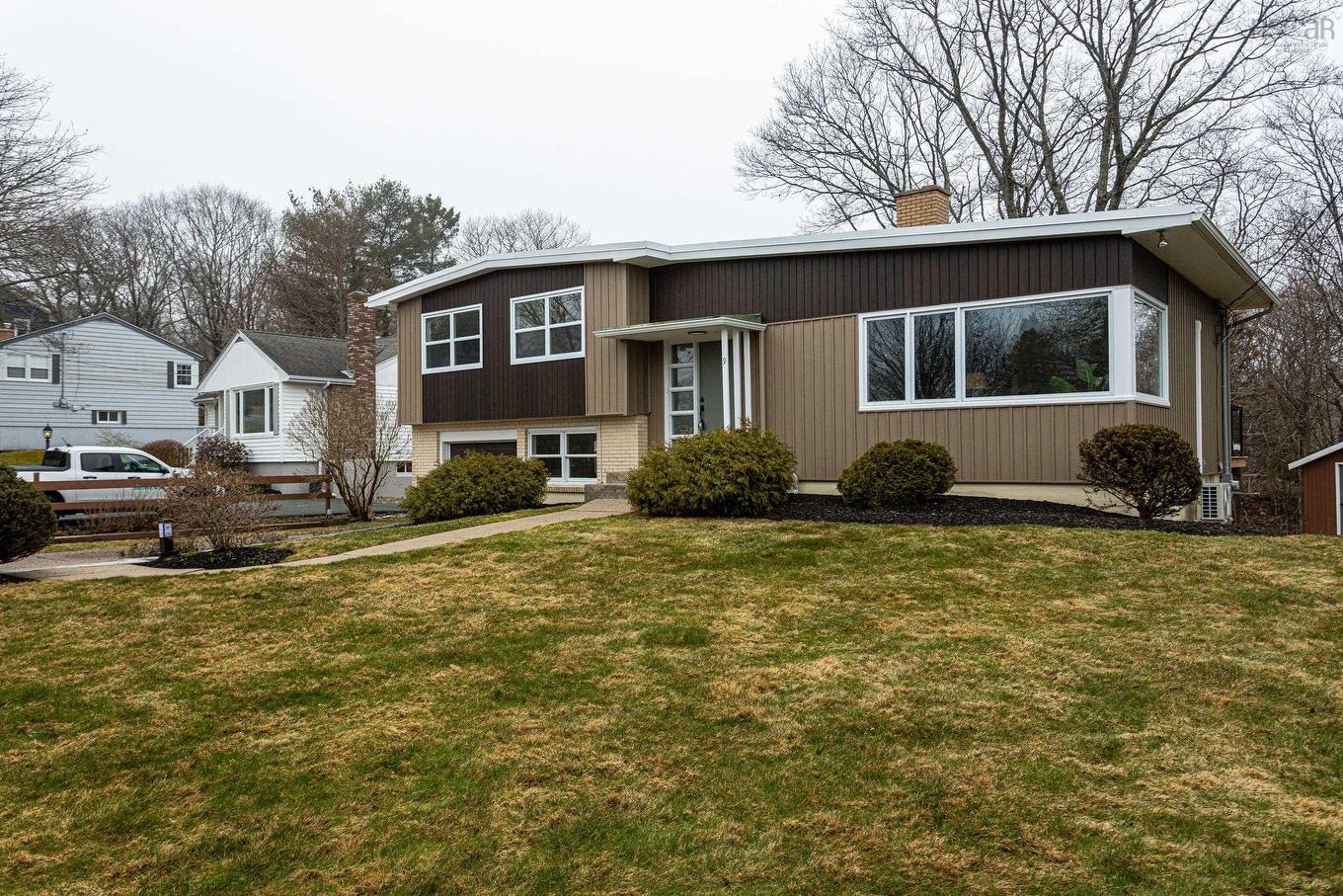9 Crestview Drive, Halifax, NS