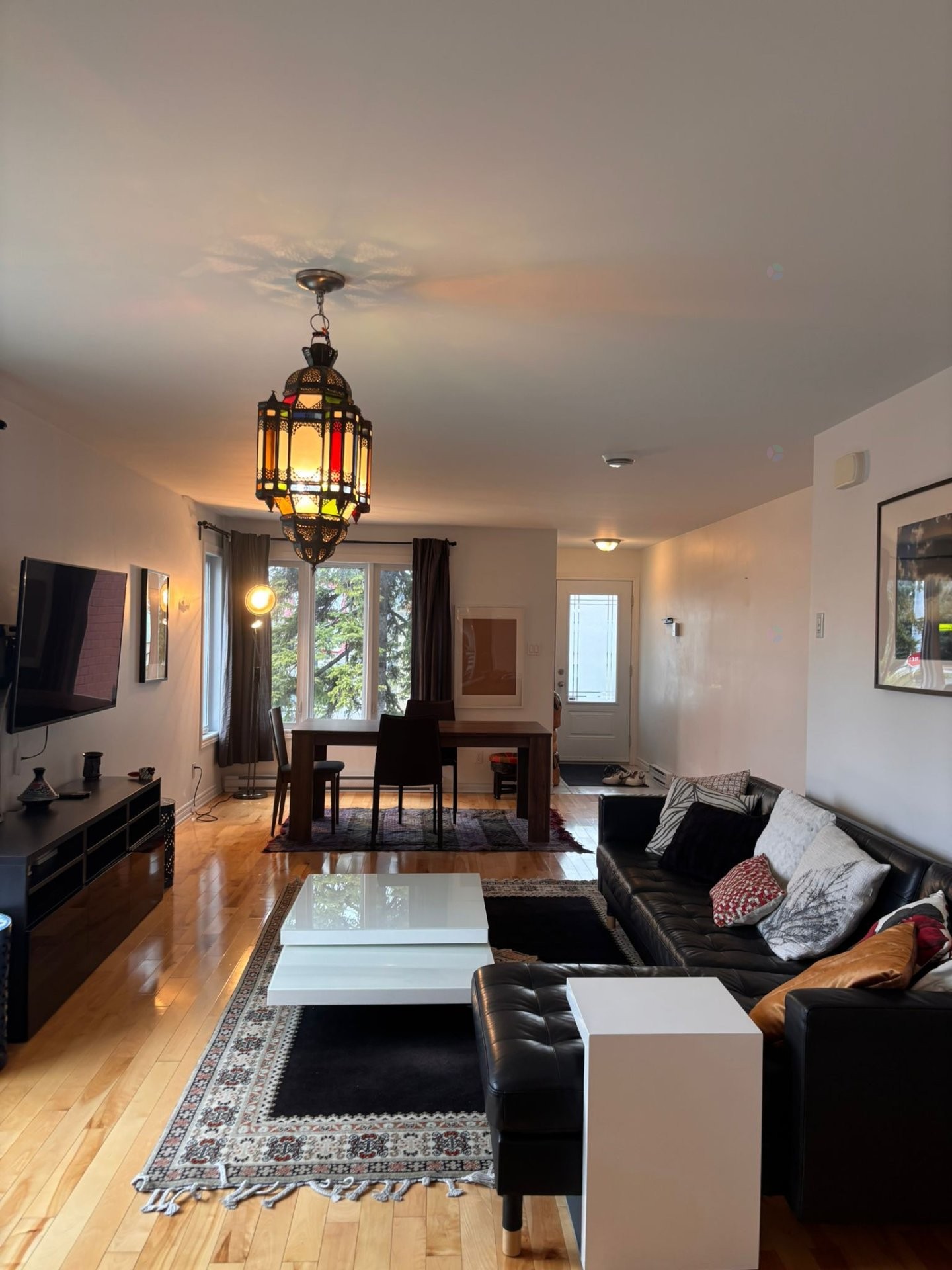 Living Room - 1144 Rue St-Edouard, Longueuil (Le Vieux-Longueuil), QC - Indoor Photo Showing Living Room