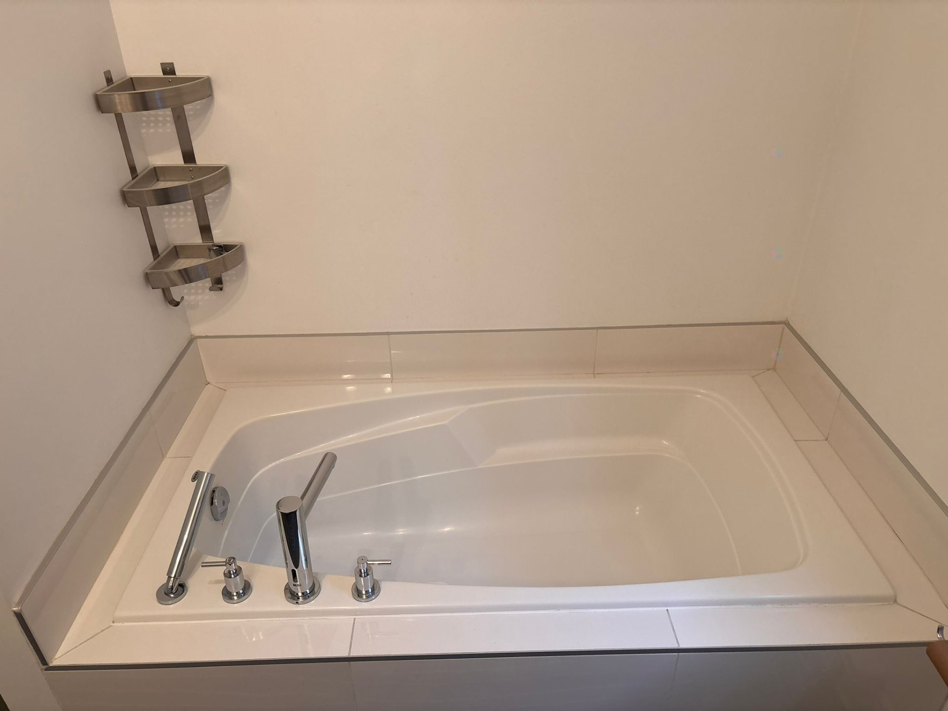 Bathroom - 1144 Rue St-Edouard, Longueuil (Le Vieux-Longueuil), QC - Indoor Photo Showing Bathroom