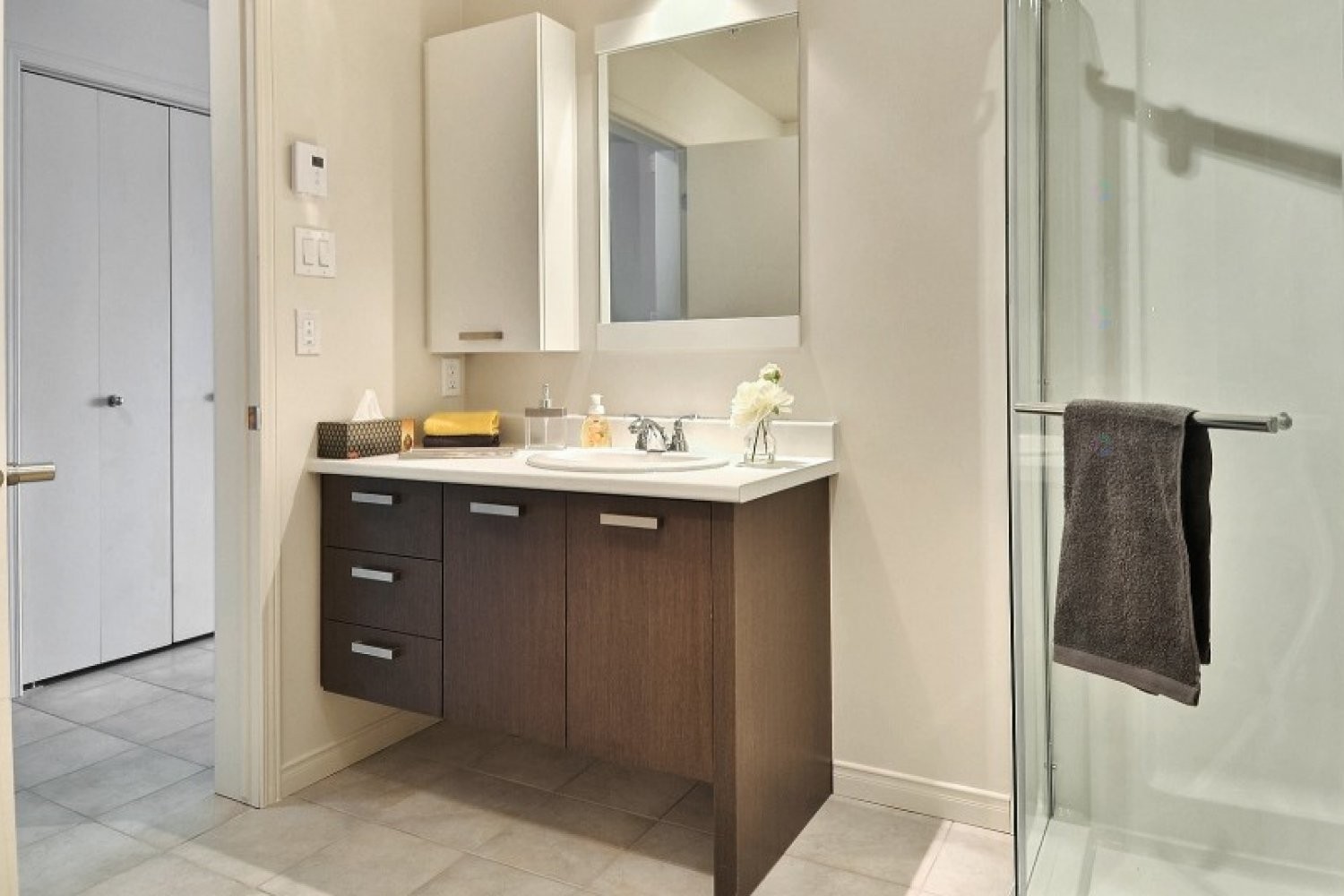 Salle de bains - 100 Rue De La Maçonnerie, Châteauguay, QC - Indoor Photo Showing Bathroom
