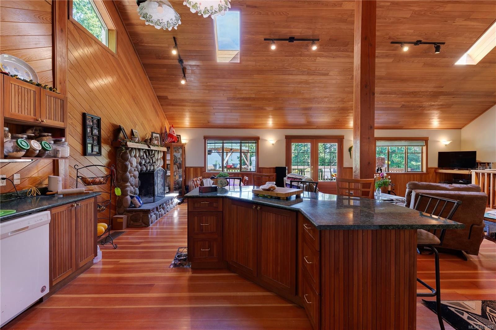 1205 Cherry Point Rd, Cobble Hill, BC