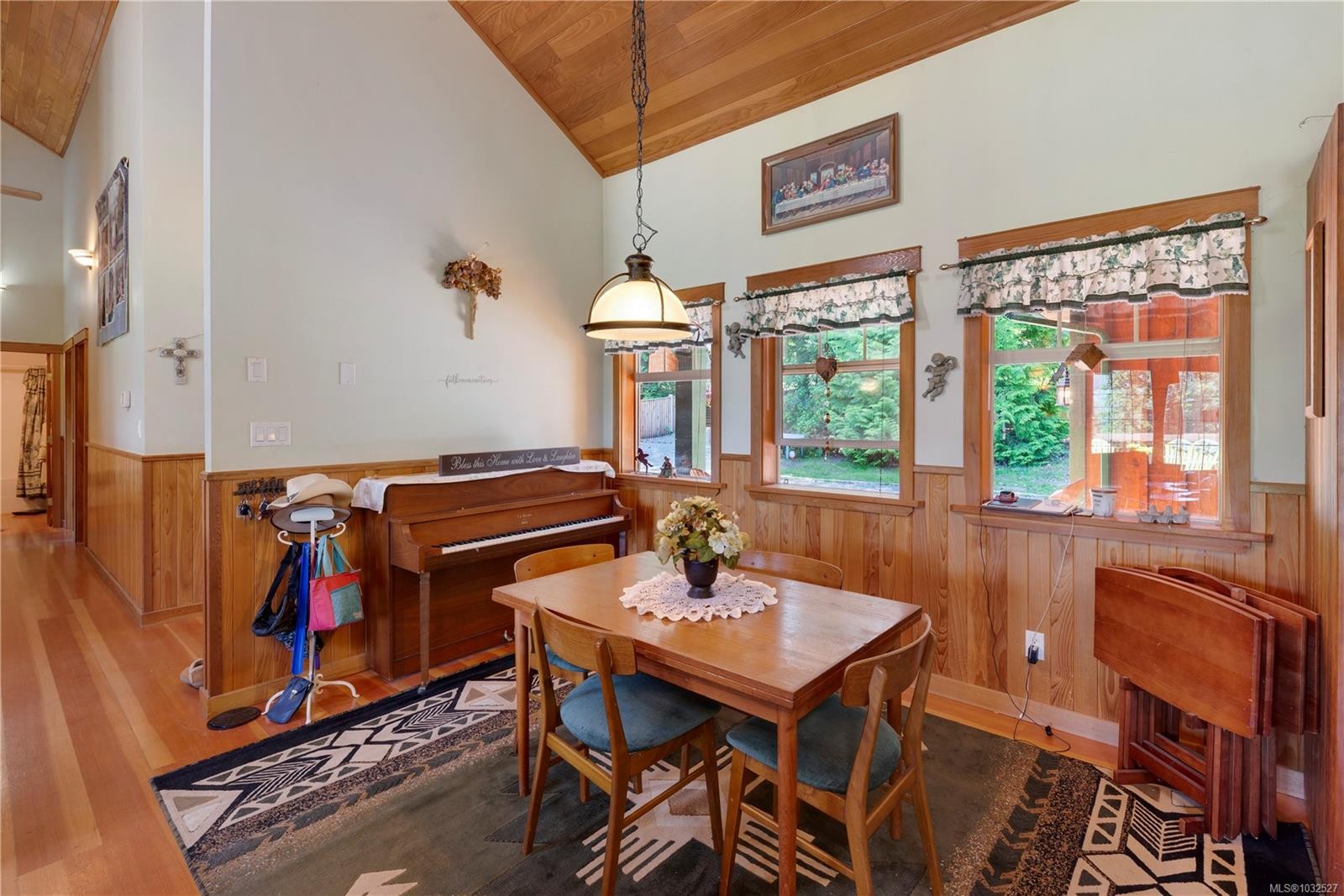 1205 Cherry Point Rd, Cobble Hill, BC