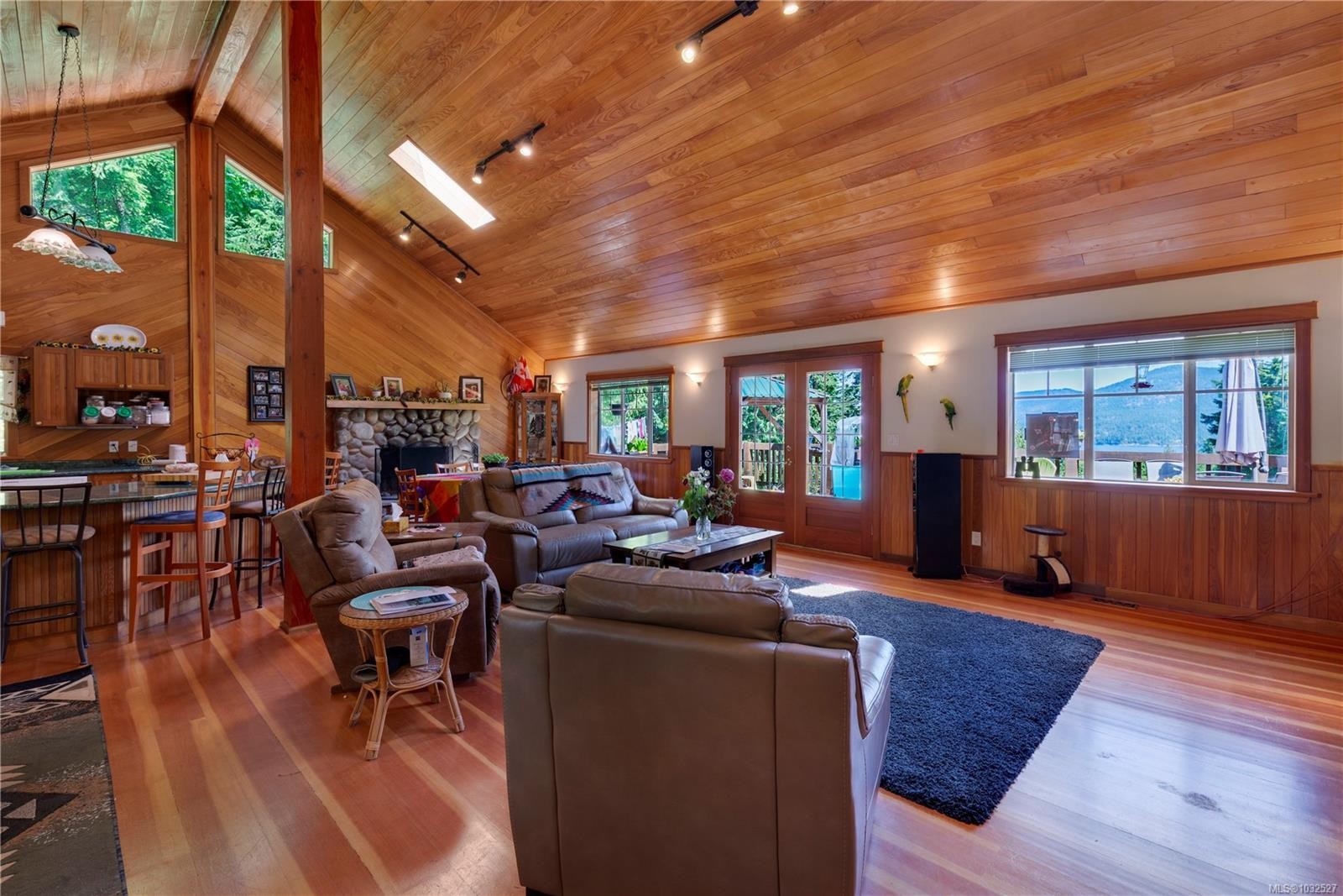 1205 Cherry Point Rd, Cobble Hill, BC
