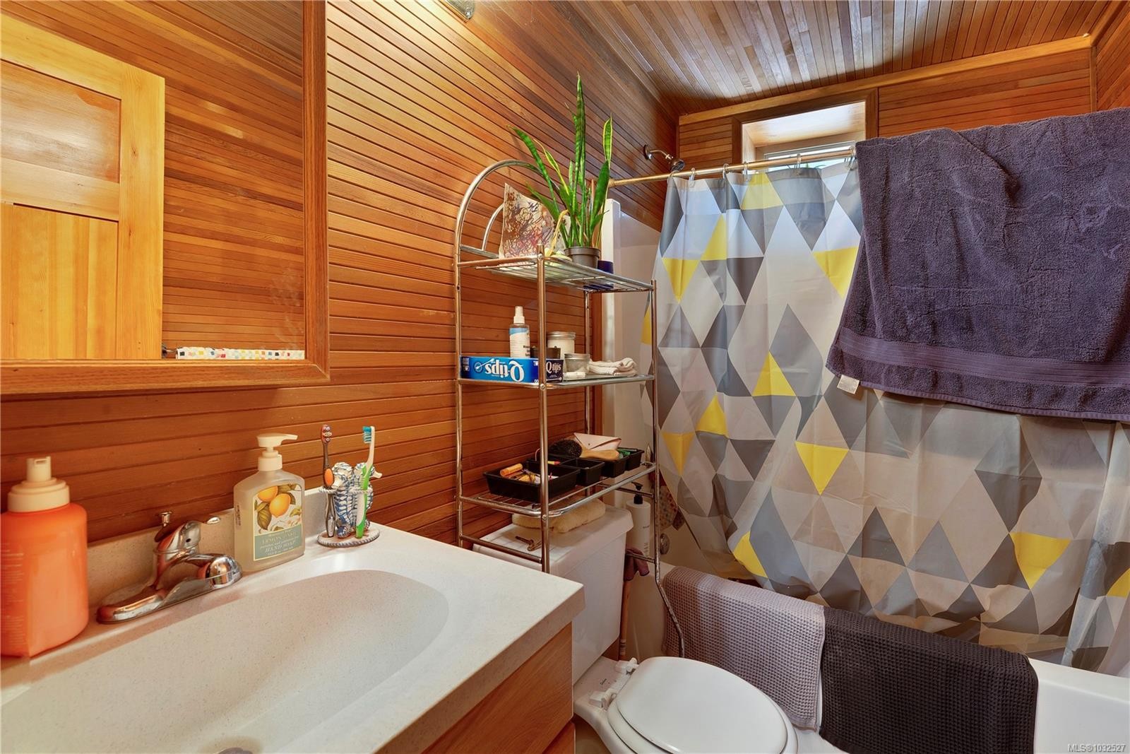 1205 Cherry Point Rd, Cobble Hill, BC