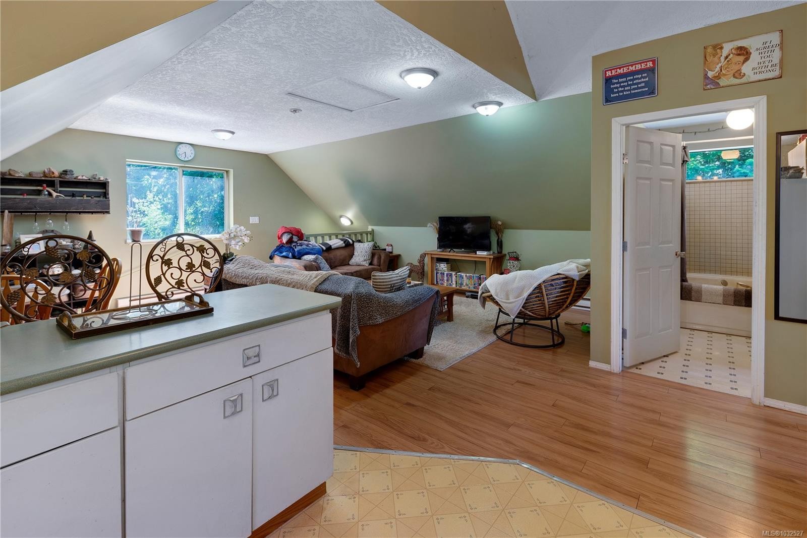 1205 Cherry Point Rd, Cobble Hill, BC